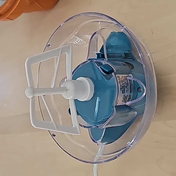 Ice cream maker, 1/2 pint Sunbeam, electric, gel canister - Picture 3 of 13